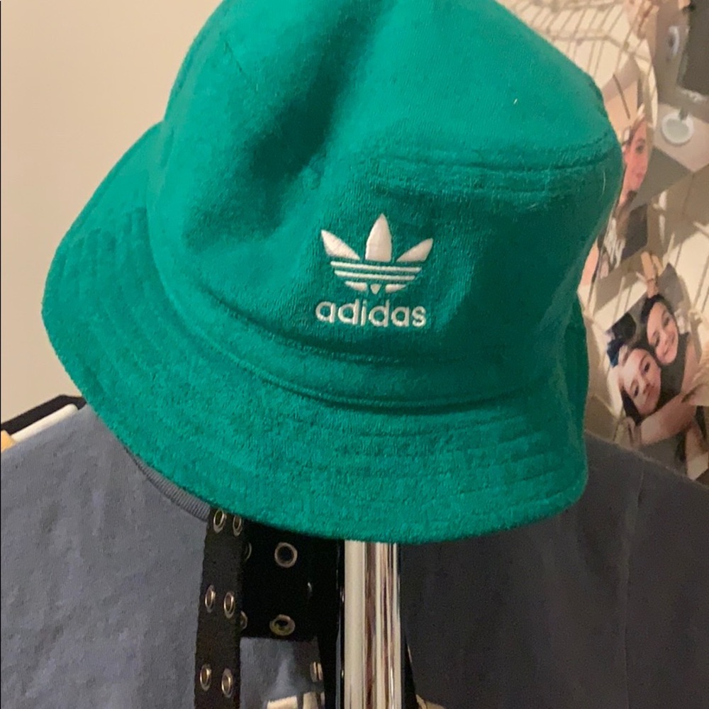 Adidas bucket hat